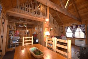 Ma & Pas cabin at Cabin Fever in NC