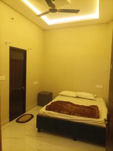 Adinath guest house
