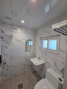 Golden Hotel 골든 호텔