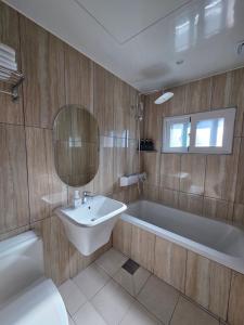 Golden Hotel 골든 호텔