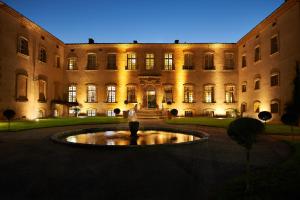 Chateau De La Pioline hotel, 
Aix en provence, France.
The photo picture quality can be
variable. We apologize if the
quality is of an unacceptable
level.