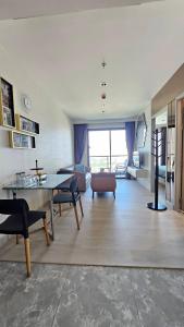 Kuno - 2Br, Beachfront Jomtien