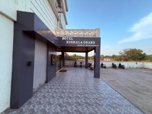 Hotel Kushala Grand, Dombivali
