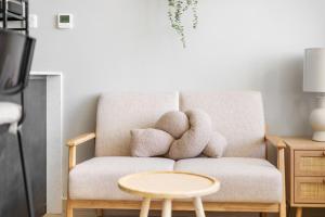 Bright Studio with Pool & Sauna in Regina Tower