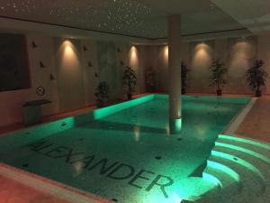 Willa Alexander Resort & SPA - caloroczny kryty BASEN