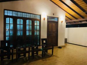 Airport View Home-Stay