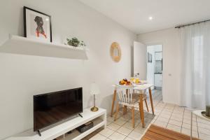 Les Invalides & Eiffel Tower - 1BR - Paris Vacation Rentals