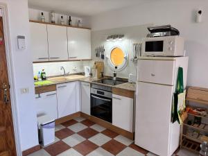 Royal condor One bed apartment with viws to the cliffs and Atlantic Ocean