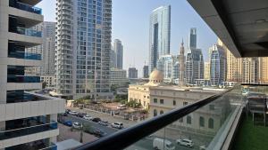 Luxury 2BHK in Dubai Marina Escan 402