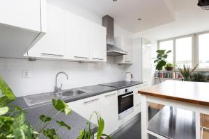 Sunny 2B apartment in City Centre