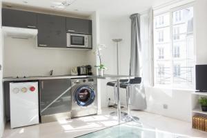 Modern and bright studio Bastille Le Marais