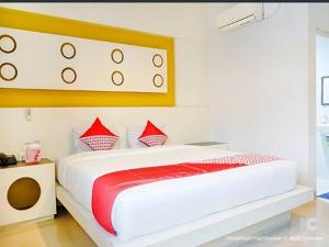 Majestiq Hotel by TripleTree