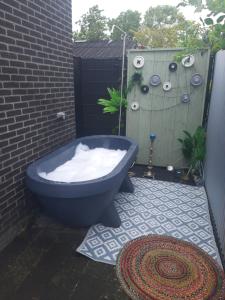 Vakantievilla 10 km van strand honden welkom omheinde tuin sauna buitenbad