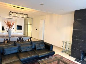 Renovated 3-bedroom apartment with amazing sea view T169