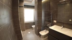 Signorile 2B central room with private bathroom and kitchenette