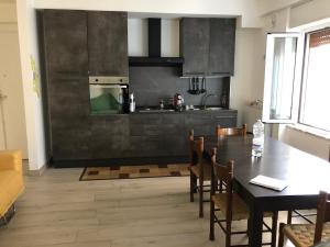 Signorile 2B central room with private bathroom and kitchenette