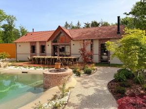 Gîte unique avec piscine lagon et cadre idyllique