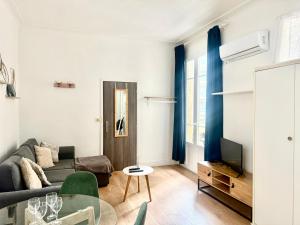 Studio Carré Or avec balcon