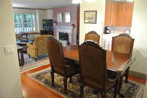 cow hollow inn and suites