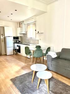 Studio Carré Or avec balcon