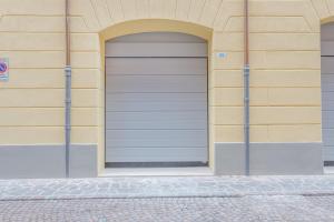 Stylish Loft with Private Garage near Ghirlandina