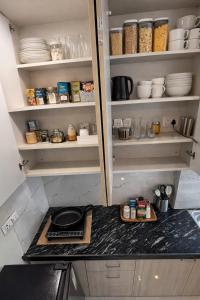 Cozy Private Studio with Free Parking Near City Center