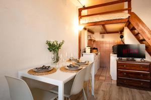 Cozy Parisian Studio Montorgueil