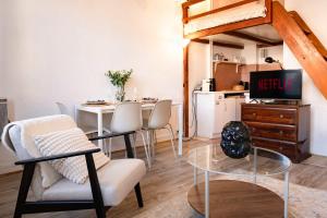 Cozy Parisian Studio Montorgueil