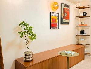 신규할인,잠실 롯데월드,강남성형 가로수길 20분,성수동15분,무제한와이파이,넷플릭스