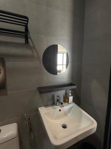 Urban Suites Home Suites by Twinkle Loft