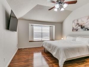 Sleek 4BR OKC Stay by StayLage