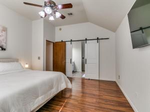 Sleek 4BR OKC Stay by StayLage
