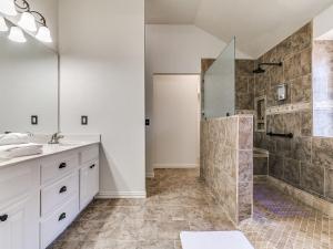 Sleek 4BR OKC Stay by StayLage