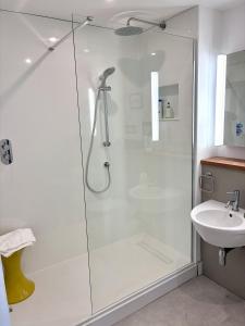 Regatta - A lakeview apartment in Thorpeness - Aldeburgh Coastal Cottages