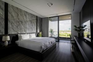 Villa in Millionaire Compound, Pool, BBQ, Massager