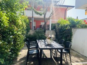 Two-story terraced house with private garden