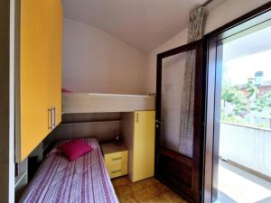 Two-story terraced house with private garden