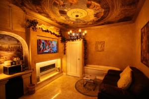 Spend this night in Venice whilst visiting Swansea