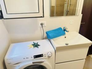 Apartment with garden and swimming pool access