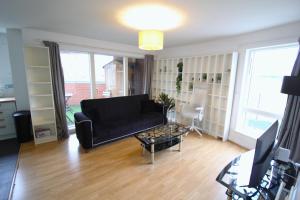 Stylish 2-Bed, White City, Great Transport Links