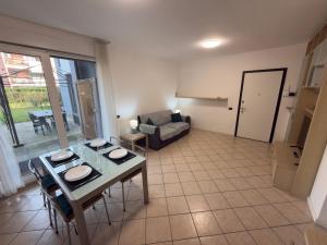 Garden Apartment- Near Lake Como