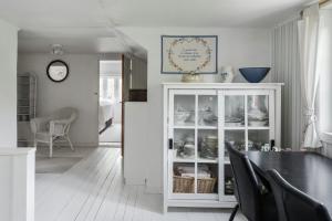 Swedish Cottage By Forest And Lake In Småland