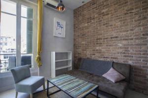Charming 1 Bdr Downtown