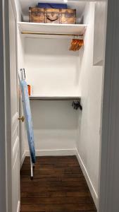 Quiet apartment Levallois 10 minutes from Saint Lazare