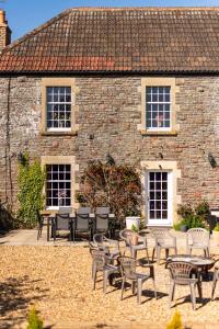 Stunning property sleeping 24 with hot tub & pool