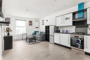 New! Contemporary 2BR Flat in South Croydon