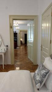 Elfriede 1912 two bedroom apartment