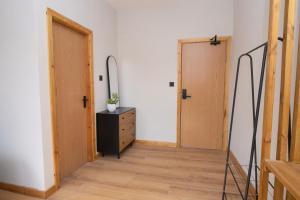 Double Room 18 Self Check-In Accommodation with access to shared kitchen