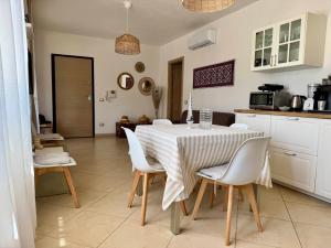 Alghero Villa Morena with exclusive swimming pool and large garden img26