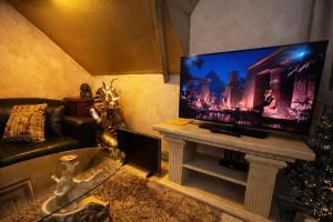 Tonight - Enjoy an Enigmatic Egyptian Experience in Swansea